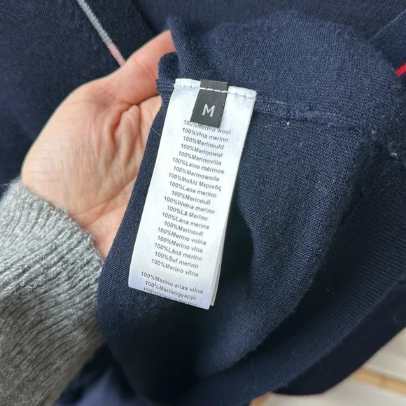 Paul Smith Women’s Navy Merino Wool V Neck Sweater 🐑 - Picture 4 of 6